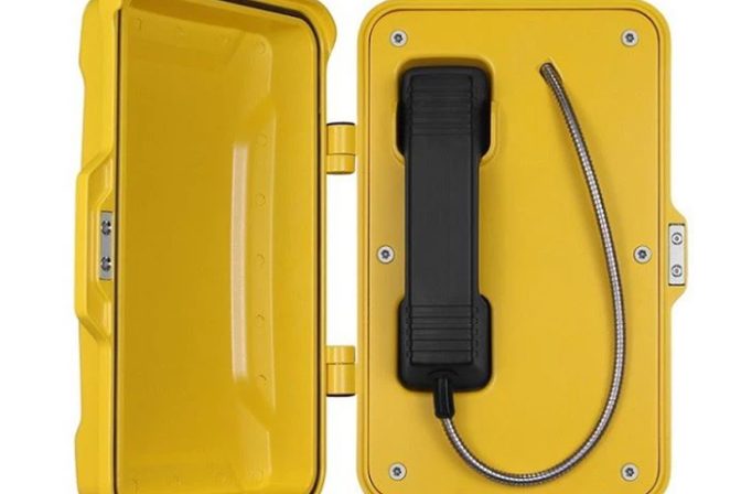 Darbeye Dayanıklı Acil Durum Telefonları Özellikleri ve Kullanım Alanları